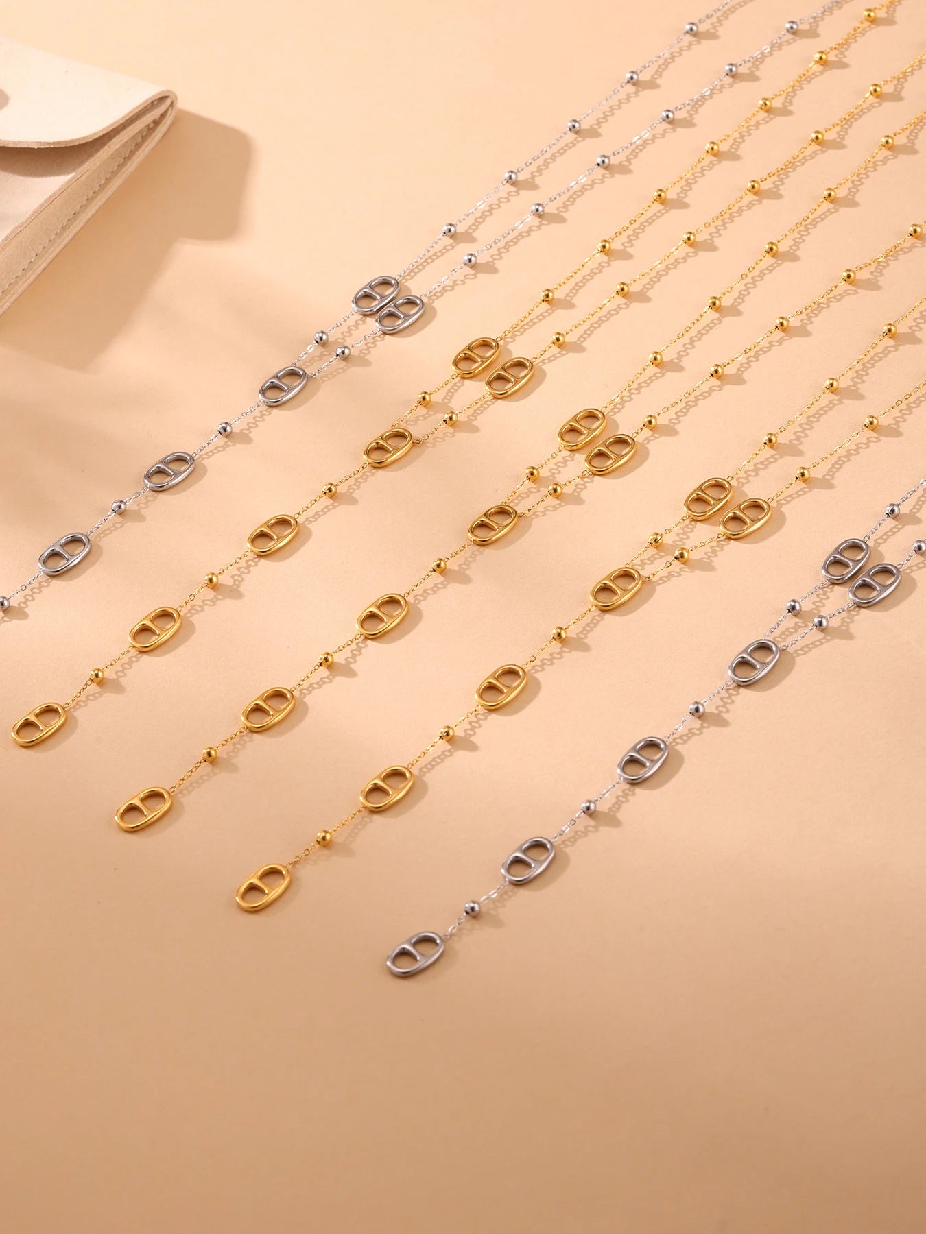 Collier Nivora - Chaîne longue en acier inoxydable plaqué or