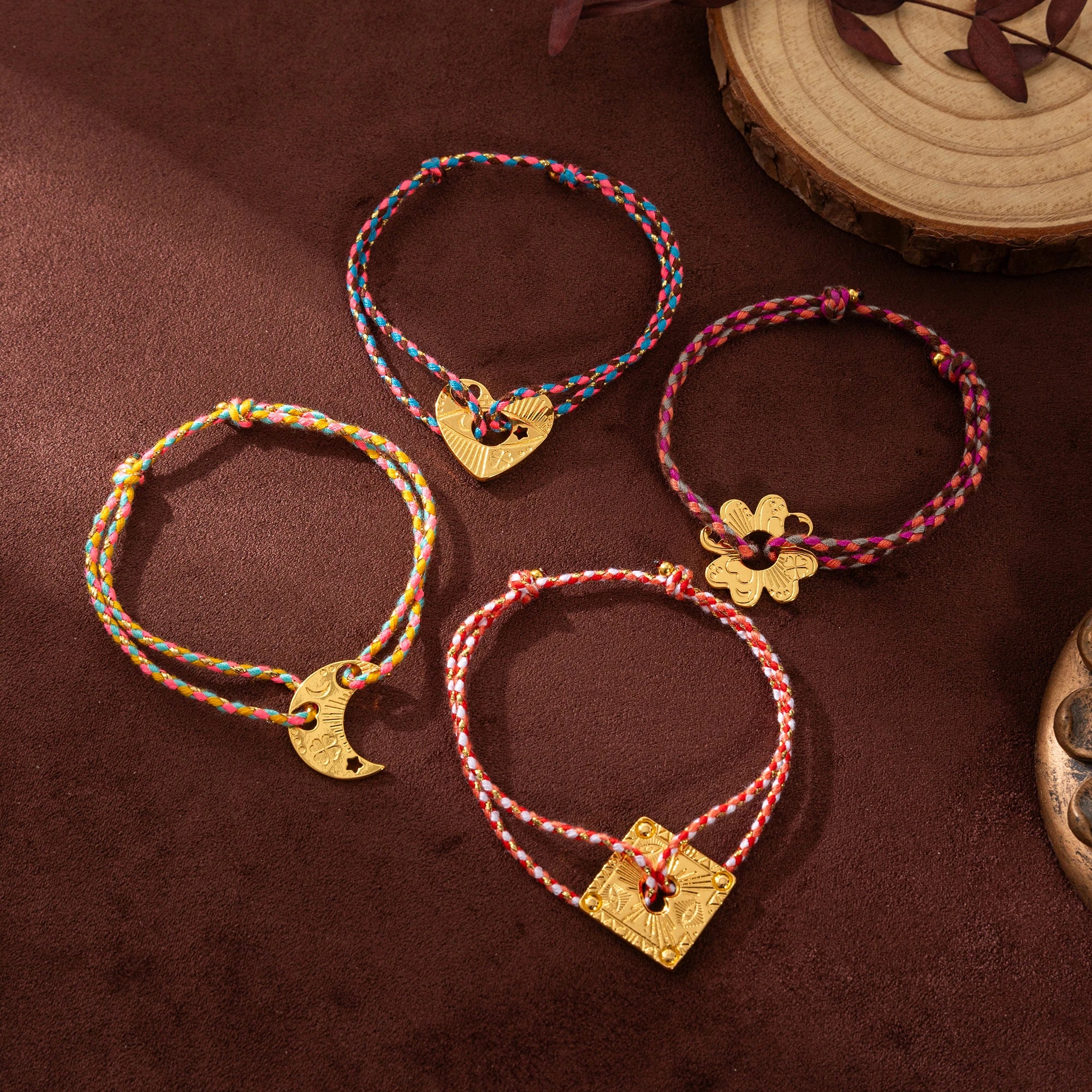 Bracelet Élégant à Charms Lune, Cœur & Trèfle