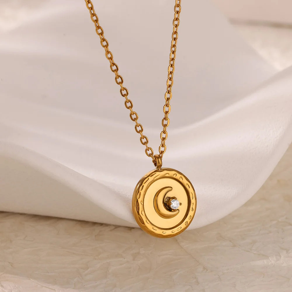 Collier Cœur Doré avec Fermoir OT - Élégance Moderne