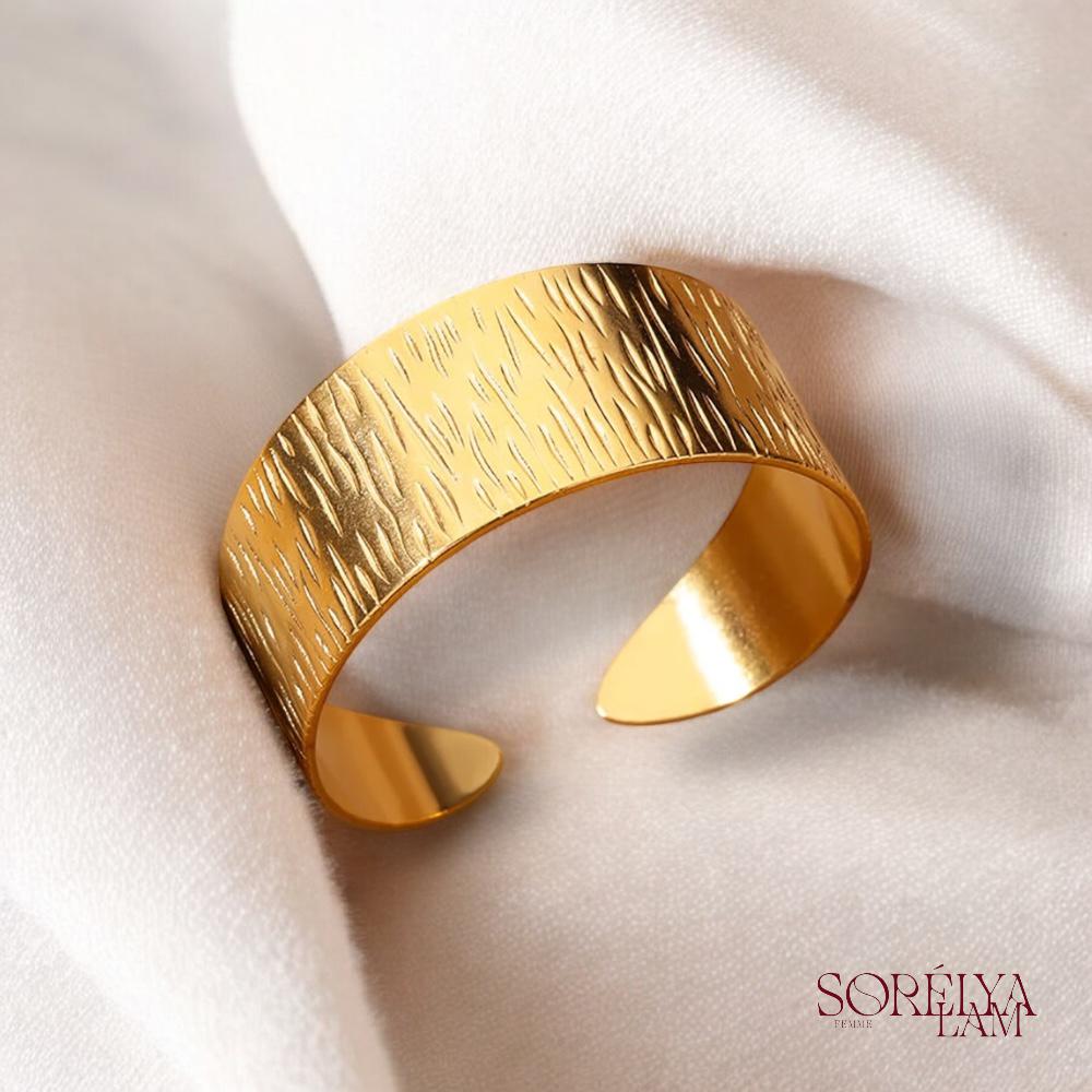 Bracelet manchette Femme Doré en Acier inoxydable - Bijou Tendance & Résistant
